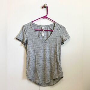 Lululemon V Neck Striped T-Shirt Size 2